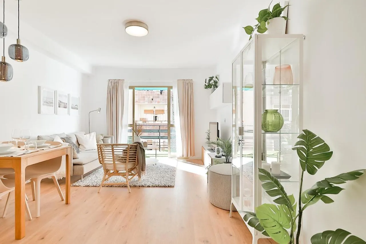 Apartment C24 Fantastic 4 Bedroom With Terrace Malaga