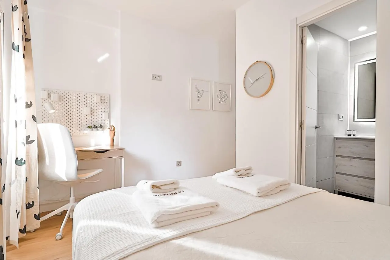 C24 Fantastic 4 Bedroom With Terrace Malaga Apartment