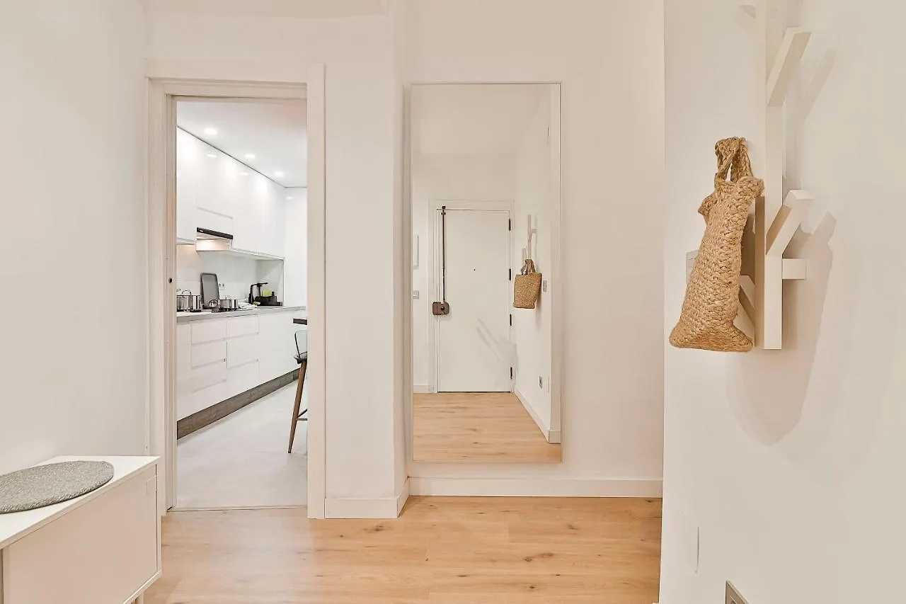Apartment C24 Fantastic 4 Bedroom With Terrace Malaga