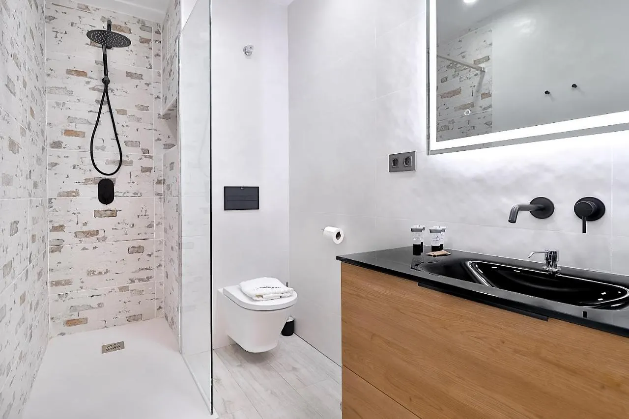 Apartment C24 Fantastic 4 Bedroom With Terrace Malaga