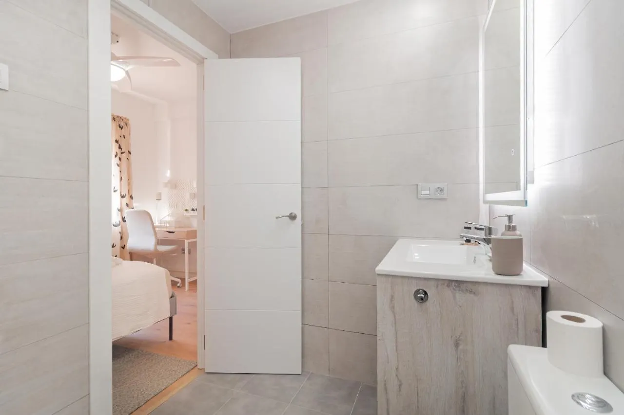 C24 Fantastic 4 Bedroom With Terrace Málaga Lägenhet